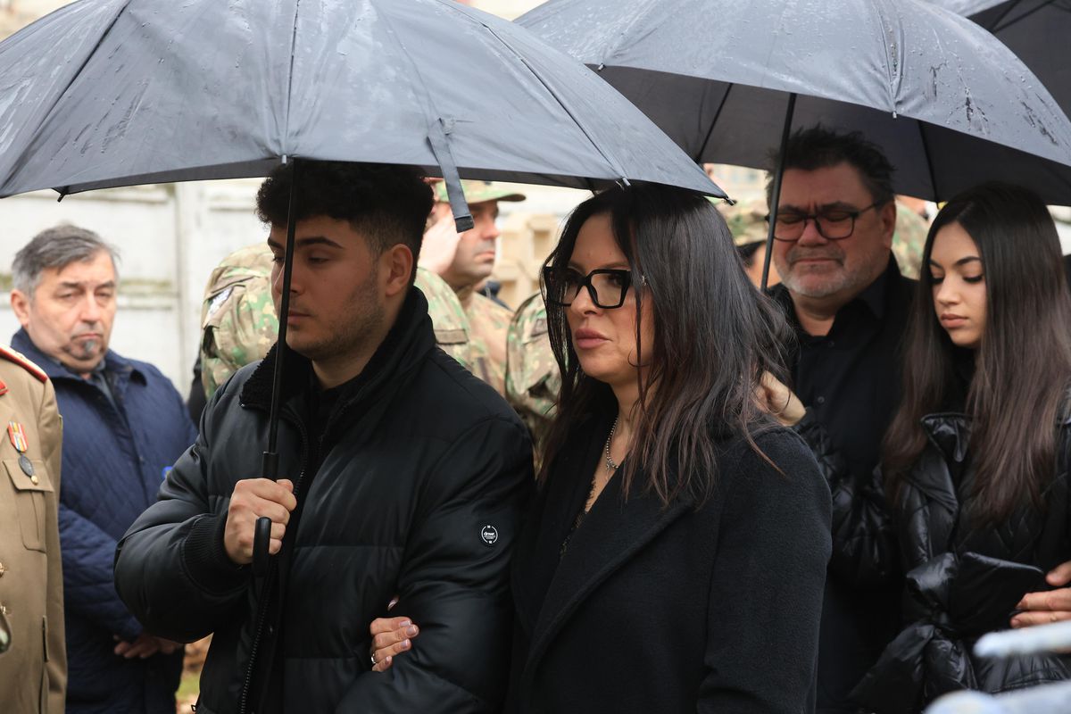 Personalități prezente la înmormântarea lui Emeric Ienei  // FOTO: GSP.ro