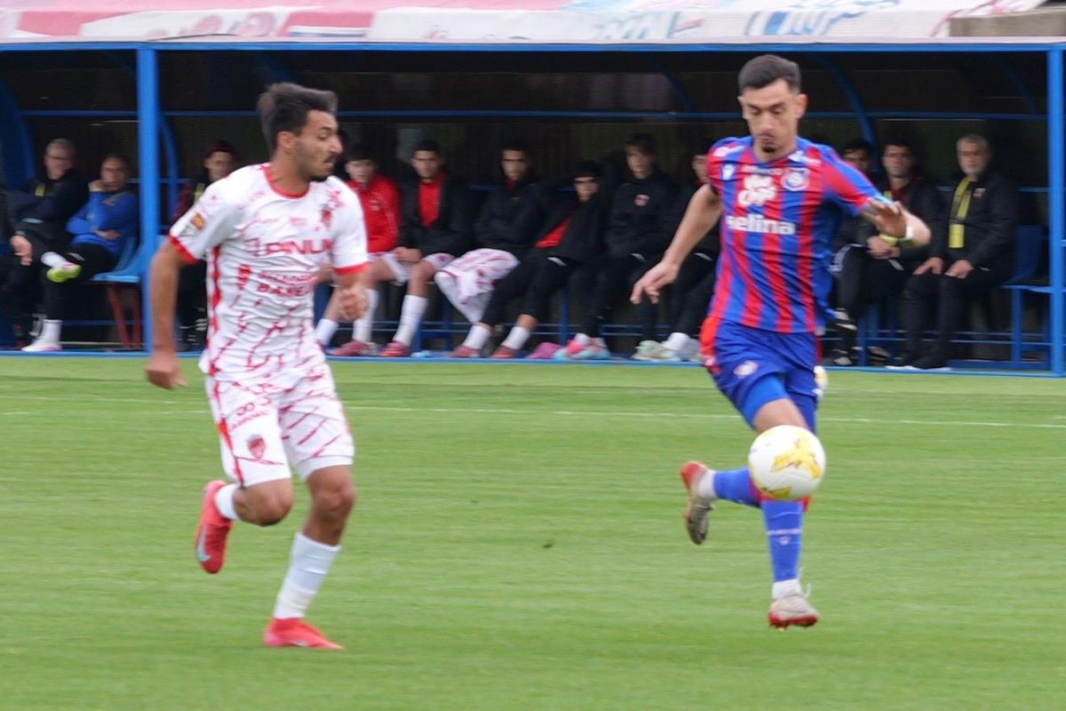 Oradea și-a cinstit legenda » Stadionul a vibrat în memoria lui Emeric Ienei, la meciul Bihorului din Liga 2