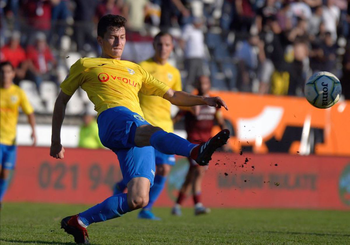 LIGA 2, etapa #21 // UTA a făcut scor cu Petrolul » U Cluj n-a convins nici la Târgu Jiu. Clasamentul actualizat