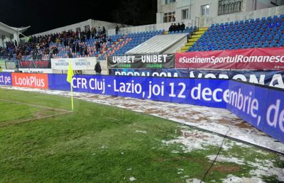 FC BOTOȘANI - CFR CLUJ 2-1 // VIDEO + FOTO Gafă uriașă: mesajul apărut pe marginea terenului, în timpul partidei de la Botoșani :))