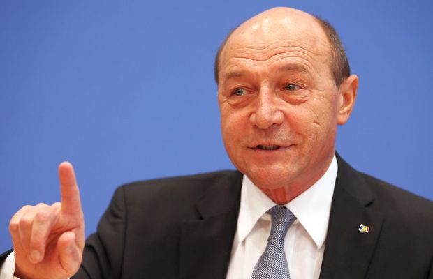 Traian Băsescu decretează: „FCSB e Steaua! Treaba cu echipa din Liga 4 e o copilărie”