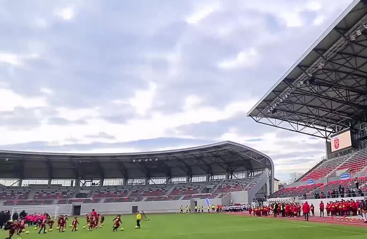 Ziua Porților Deschise la noua arenă din Liga 1 » Burleanu și primarul au tăiat panglica. Primul meci e deja sold-out!