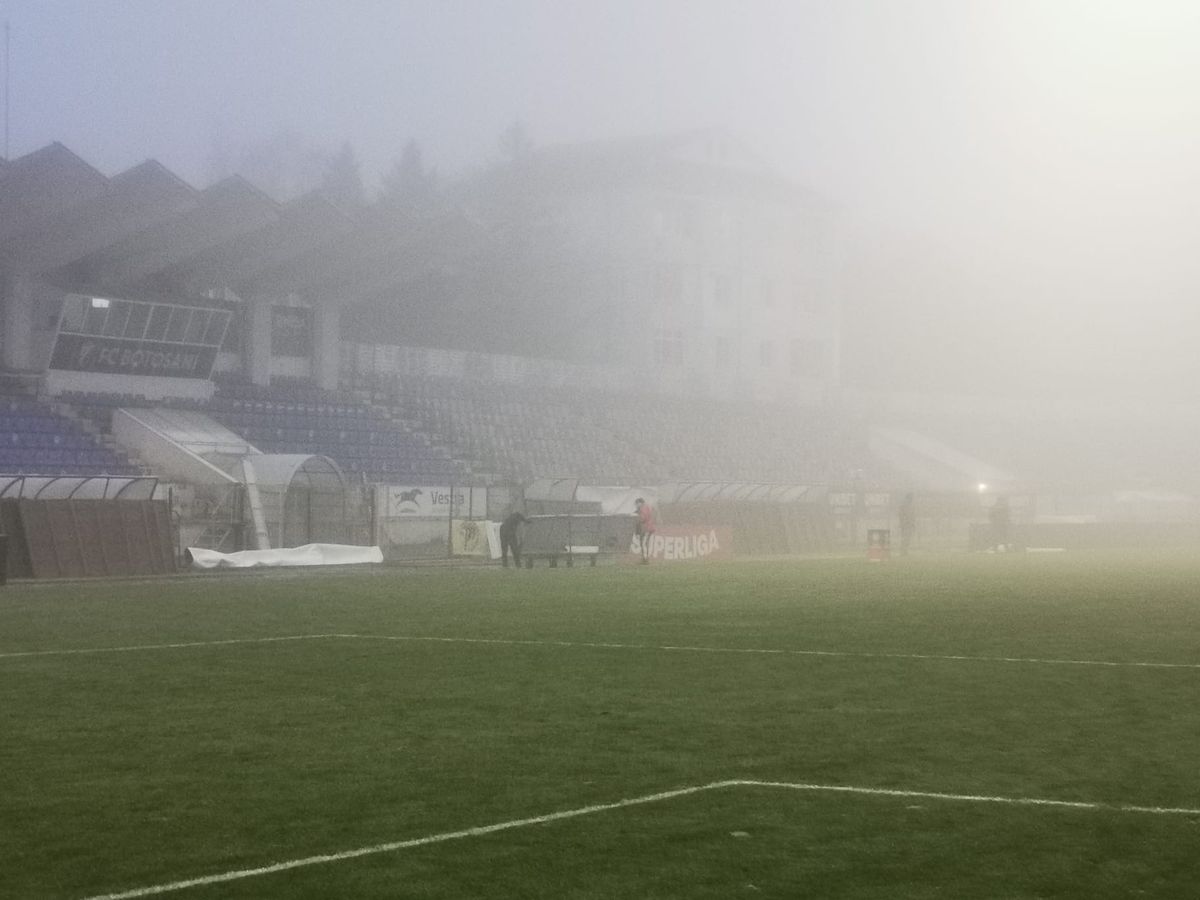 Ceață la FC Botoșani - FCSB / FOTO: Ionuț Tabultoc