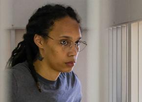 Brittney Griner, legenda baschetului american, a fost eliberată din Rusia după 11 luni » Cedată la schimb cu „Negustorul morții”, unul dintre cei mai căutați infractori ai lumii