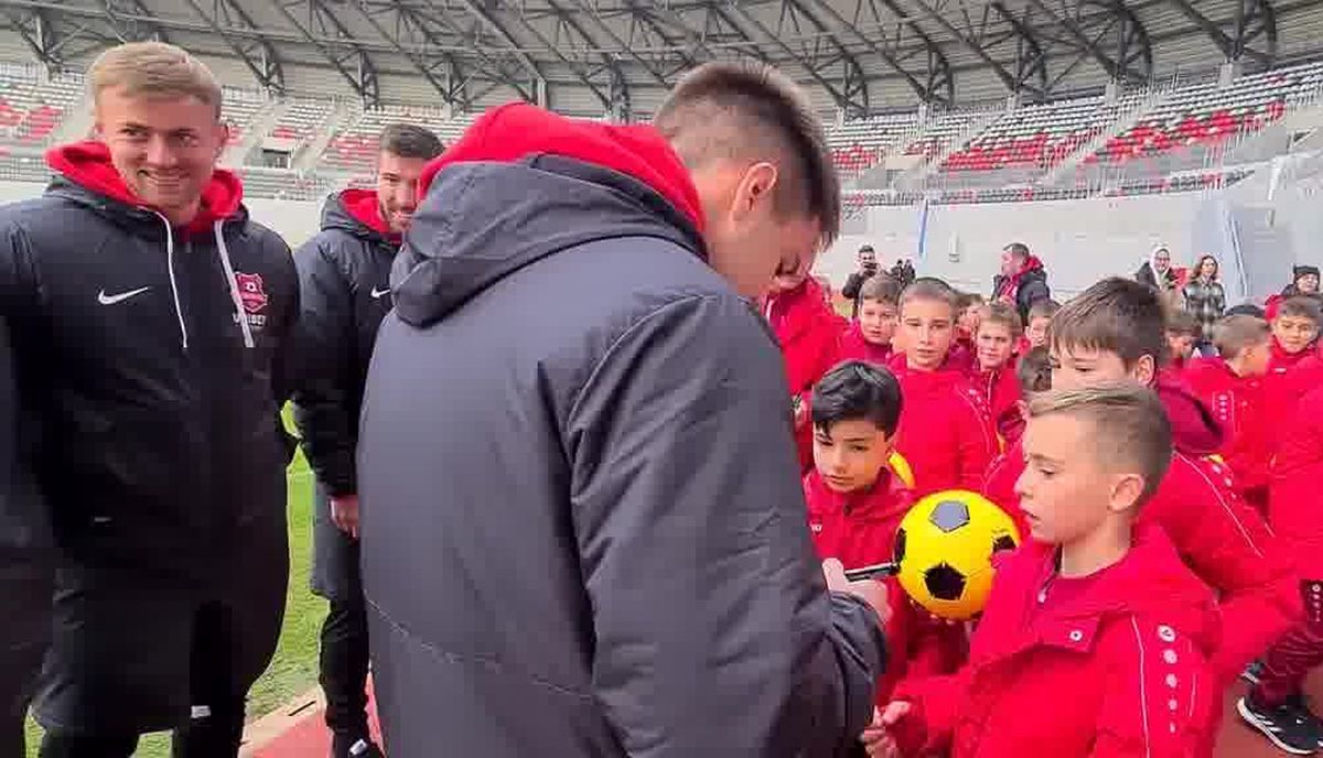 Ziua Porților Deschise la noua arenă din Liga 1 » Burleanu și primarul au tăiat panglica. Primul meci e deja sold-out!