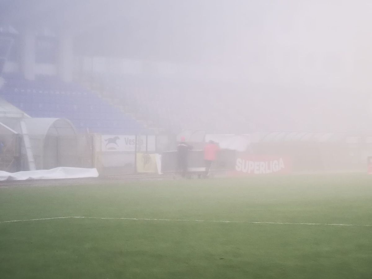 Ceață la FC Botoșani - FCSB / FOTO: Ionuț Tabultoc