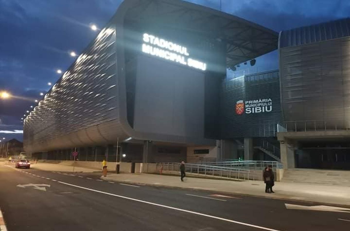 Ziua Porților Deschise la noua arenă din Liga 1 » Burleanu și primarul au tăiat panglica. Primul meci e deja sold-out!