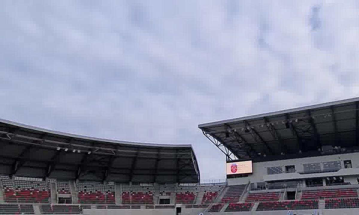 Ziua Porților Deschise la noua arenă din Liga 1 » Burleanu și primarul au tăiat panglica. Primul meci e deja sold-out!