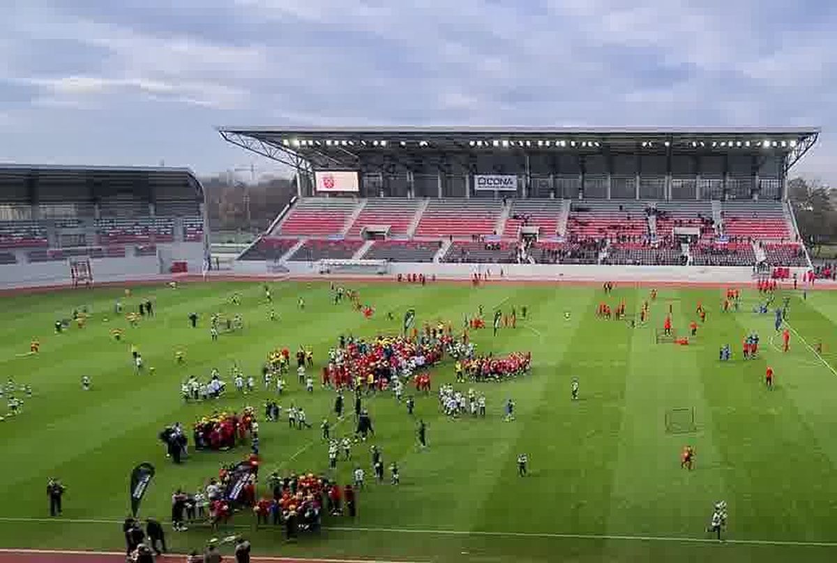 Ziua Porților Deschise la noua arenă din Liga 1 » Burleanu și primarul au tăiat panglica. Primul meci e deja sold-out!