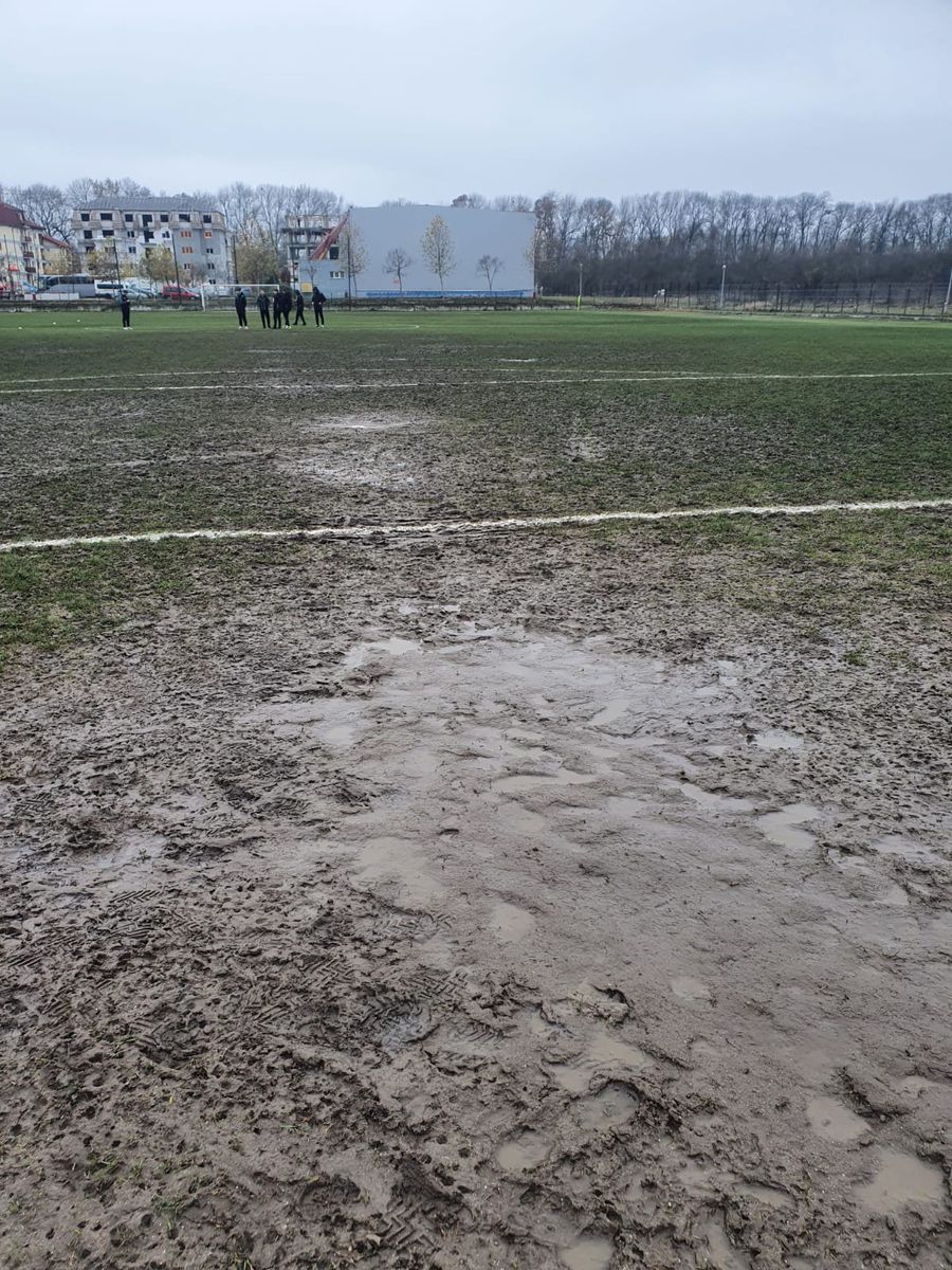 Foto: Facebook @CSC Dumbrăvița Meci din Cupa României, cu două penalty-uri și gol direct din corner, suspectat de aranjament la pariuri: „Cotele pe goluri s-au prăbușit” » Cum explică președintele și antrenorul echipei bătute cu 4-0