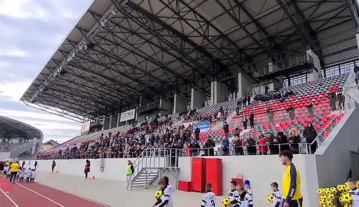 Ziua Porților Deschise la noua arenă din Liga 1 » Burleanu și primarul au tăiat panglica. Primul meci e deja sold-out!