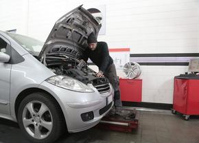 Alege baterii auto care nu te lasă la greu! Iată cum să procedezi!