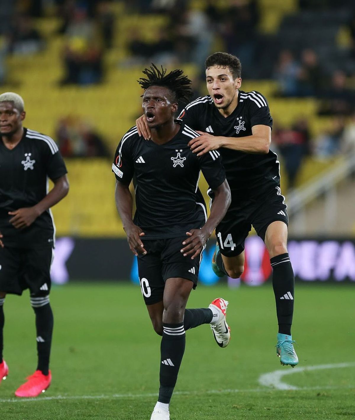 Fosta iubită a lui Neymar a dezvăluit mesajele primite de la Messi pe Instagram. A trădat-o Leo pe soția sa?