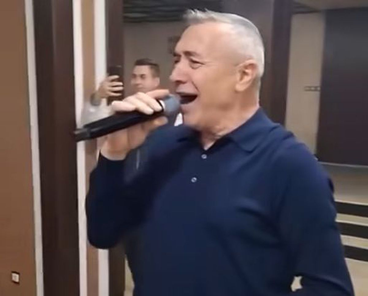 Gigi Nețoiu, „omul negru din Bănie”, cântă umăr la umăr cu gloriile Craiovei Maxima