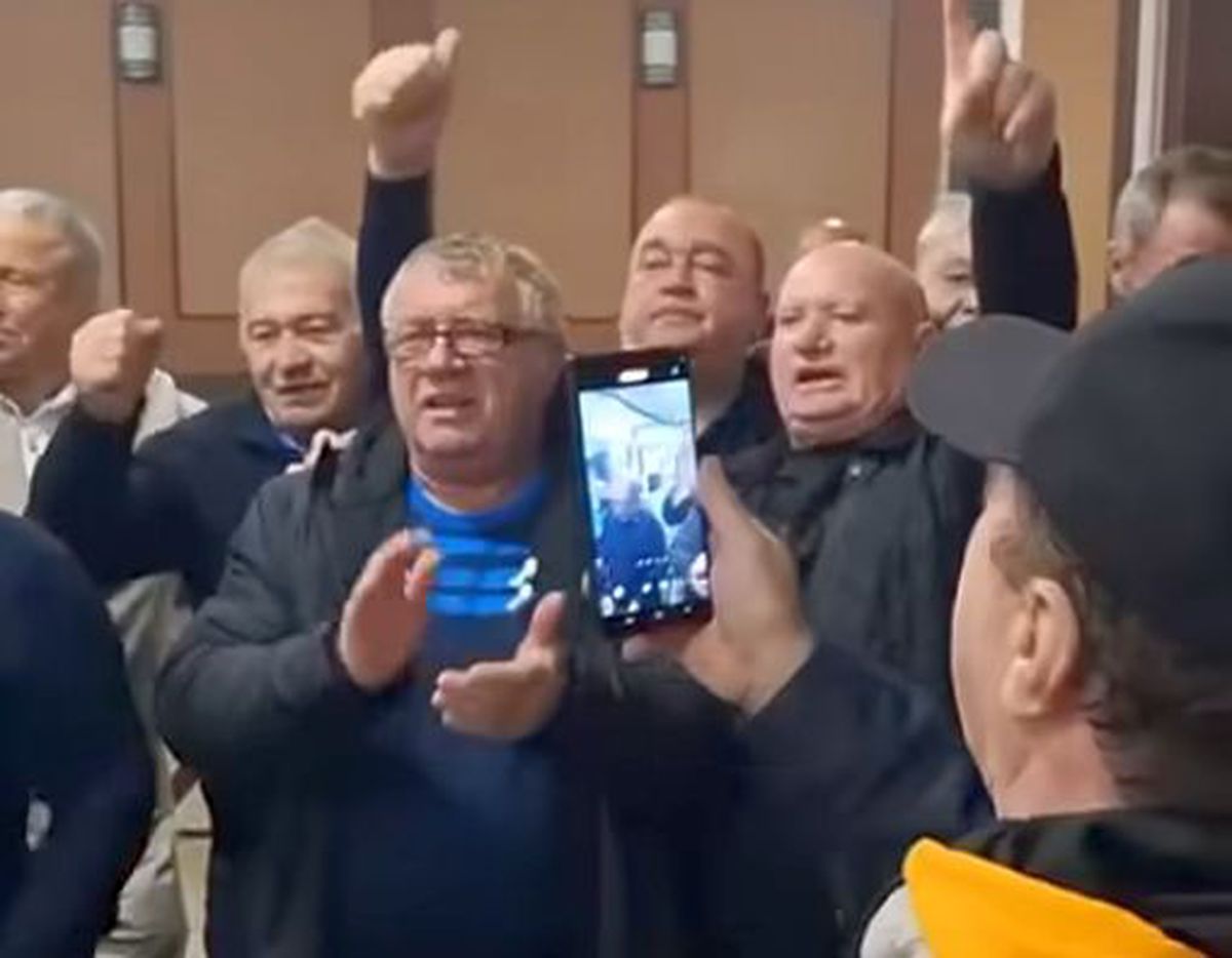 Gigi Nețoiu, „omul negru din Bănie”, cântă umăr la umăr cu gloriile Craiovei Maxima