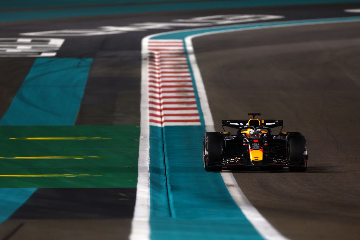 Gabriel Vlase, șeful SIE, a zburat cu avion privat în Azerbaidjan, Emiratele Arabe Unite și Italia pentru a vedea cursele de Formula 1