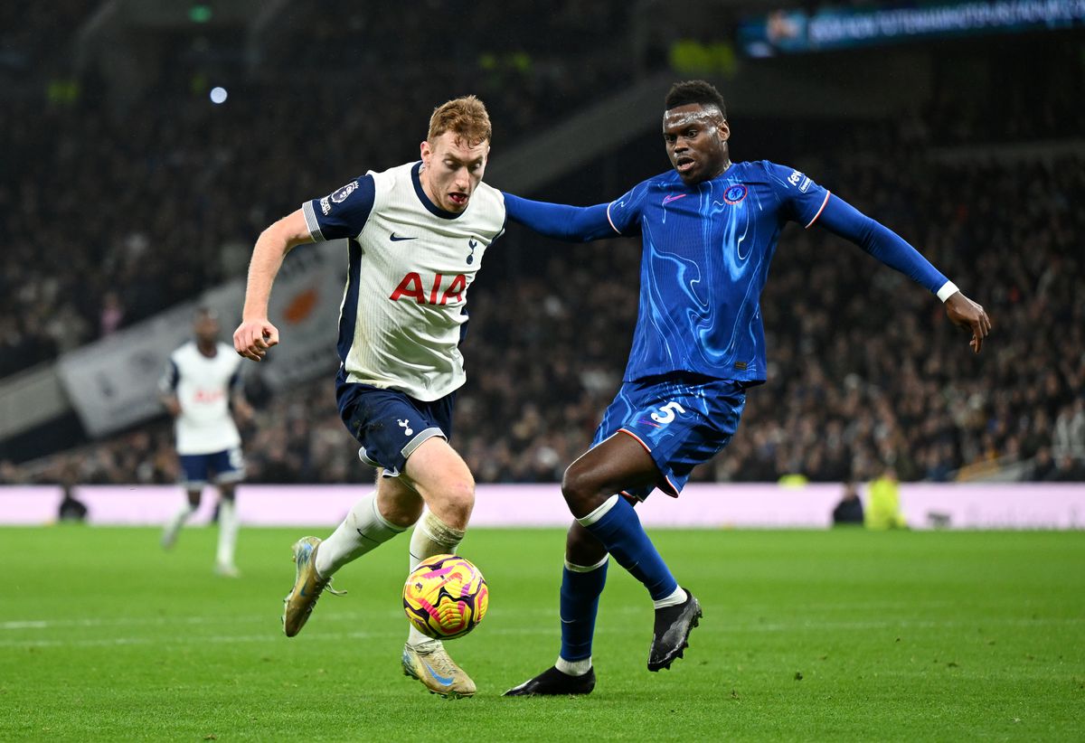 Și-a aruncat ghetele la gunoi imediat după Tottenham - Chelsea. Mesajul fundașului: „Scuze!”