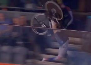 Accident grav pe un velodrom din Londra » Campioana olimpică și adversara ei, propulsate peste gard