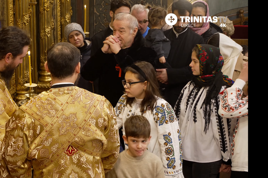 Gigi Becali la Sfânta Liturghie. FOTO: Captură Trinitas TV