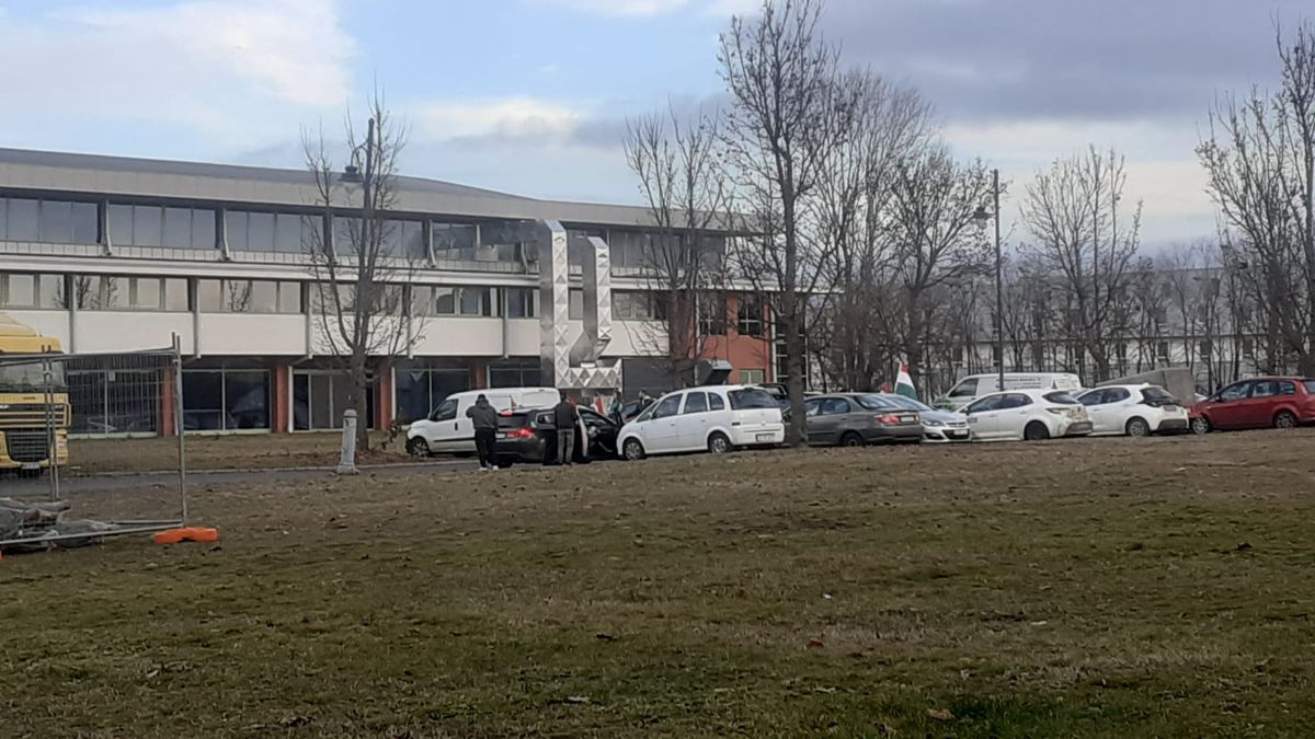 România chiar a jucat în infern » Adversitate incredibilă și aliați-surpriză la Debrecen: cine a dat tonul scandărilor fanilor maghiari