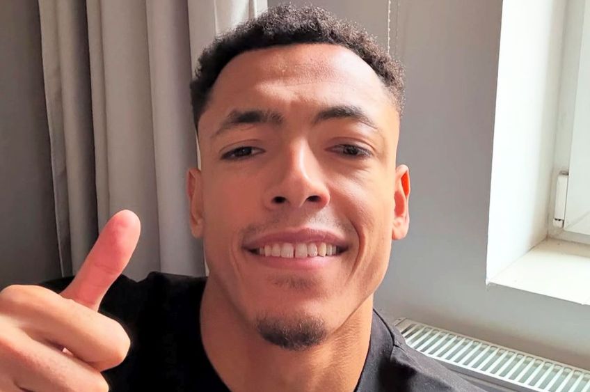 Selfieul cu Yohan Roche publicat pe pagina Petrolului // foto: Facebook @ FC Petrolul Ploiesti