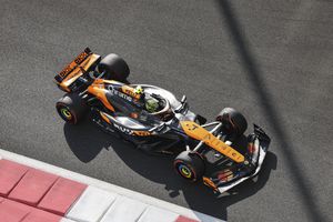 Marele Premiu de Formula 1 din Abu Dhabi » McLaren și Ferrari luptă pentru titlul la constructori