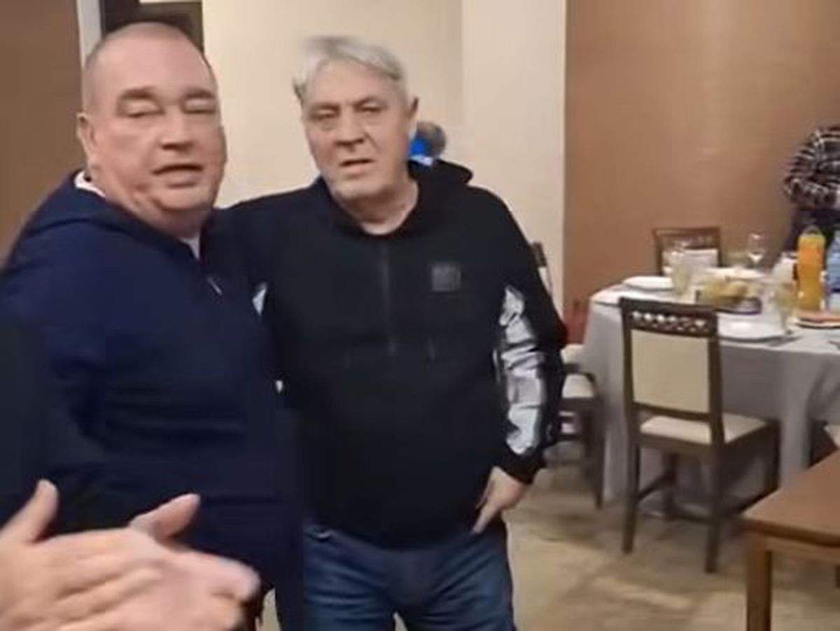 Filmarea care a încins spiritele » „Omul negru” din Bănie cântă umăr la umăr cu gloriile Craiovei Maxima: „Nu-i e rușine să apară acolo?!”