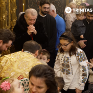 Gigi Becali la Sfânta Liturghie. FOTO: Captură Trinitas TV