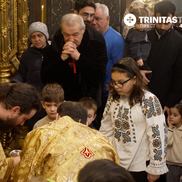 Gigi Becali la Sfânta Liturghie. FOTO: Captură Trinitas TV