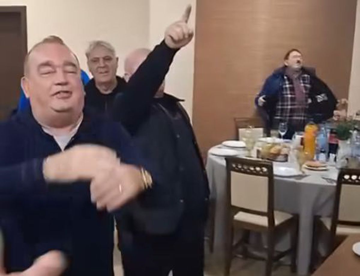 Gigi Nețoiu, „omul negru din Bănie”, cântă umăr la umăr cu gloriile Craiovei Maxima