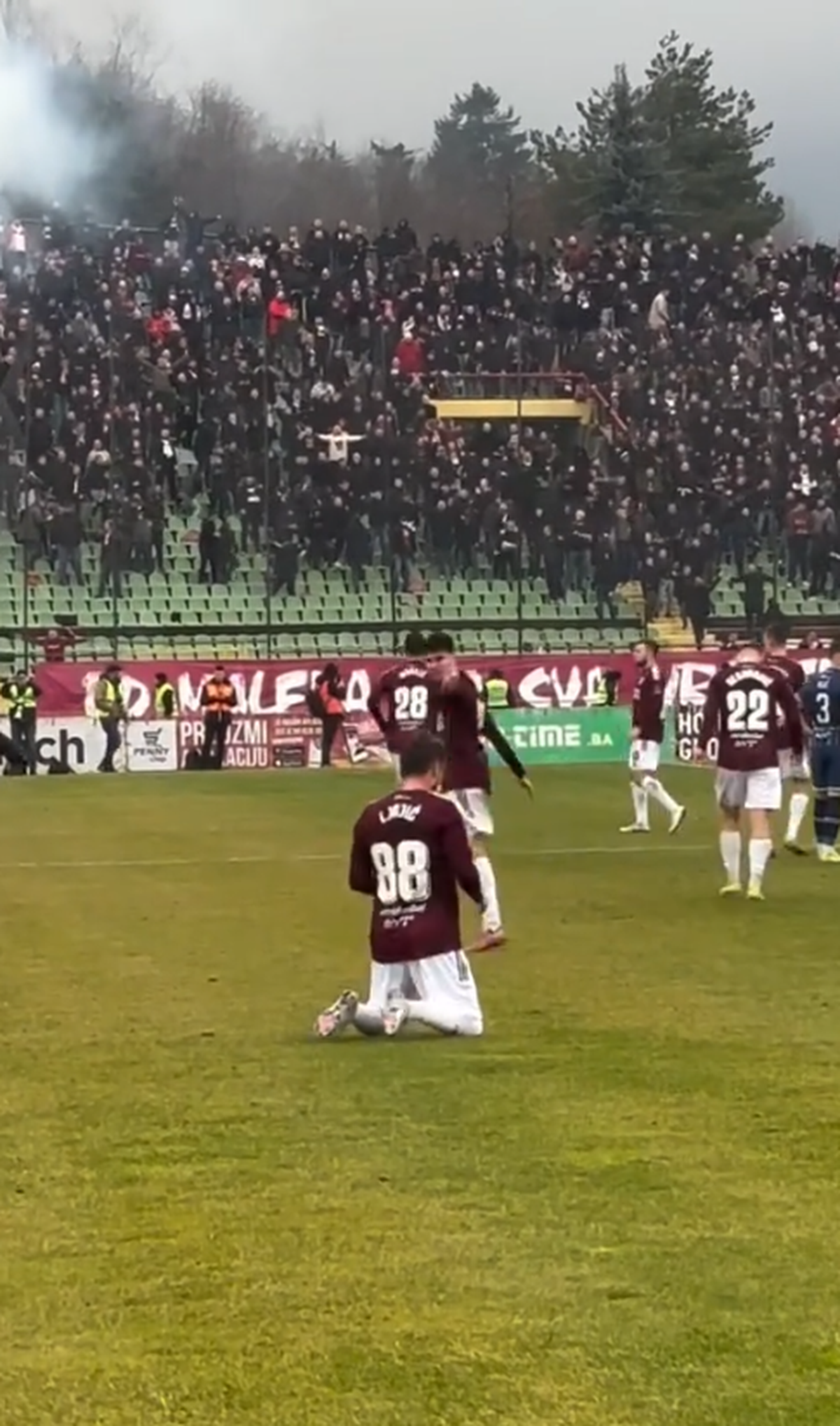 Fostul internațional s-a dat în stambă » A zdrobit rivala în derby, apoi a făcut un gest obscen