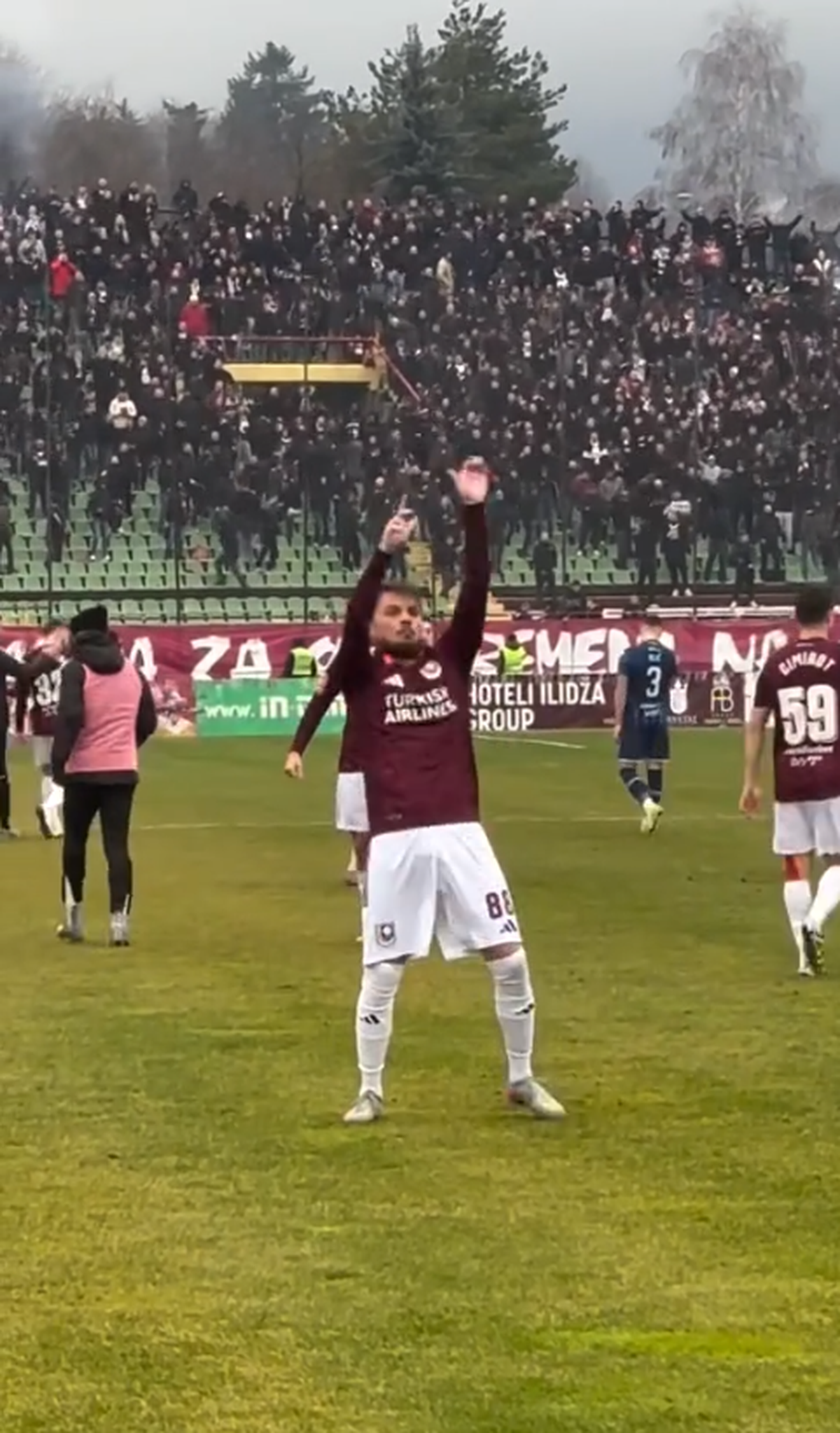 Fostul internațional s-a dat în stambă » A zdrobit rivala în derby, apoi a făcut un gest obscen