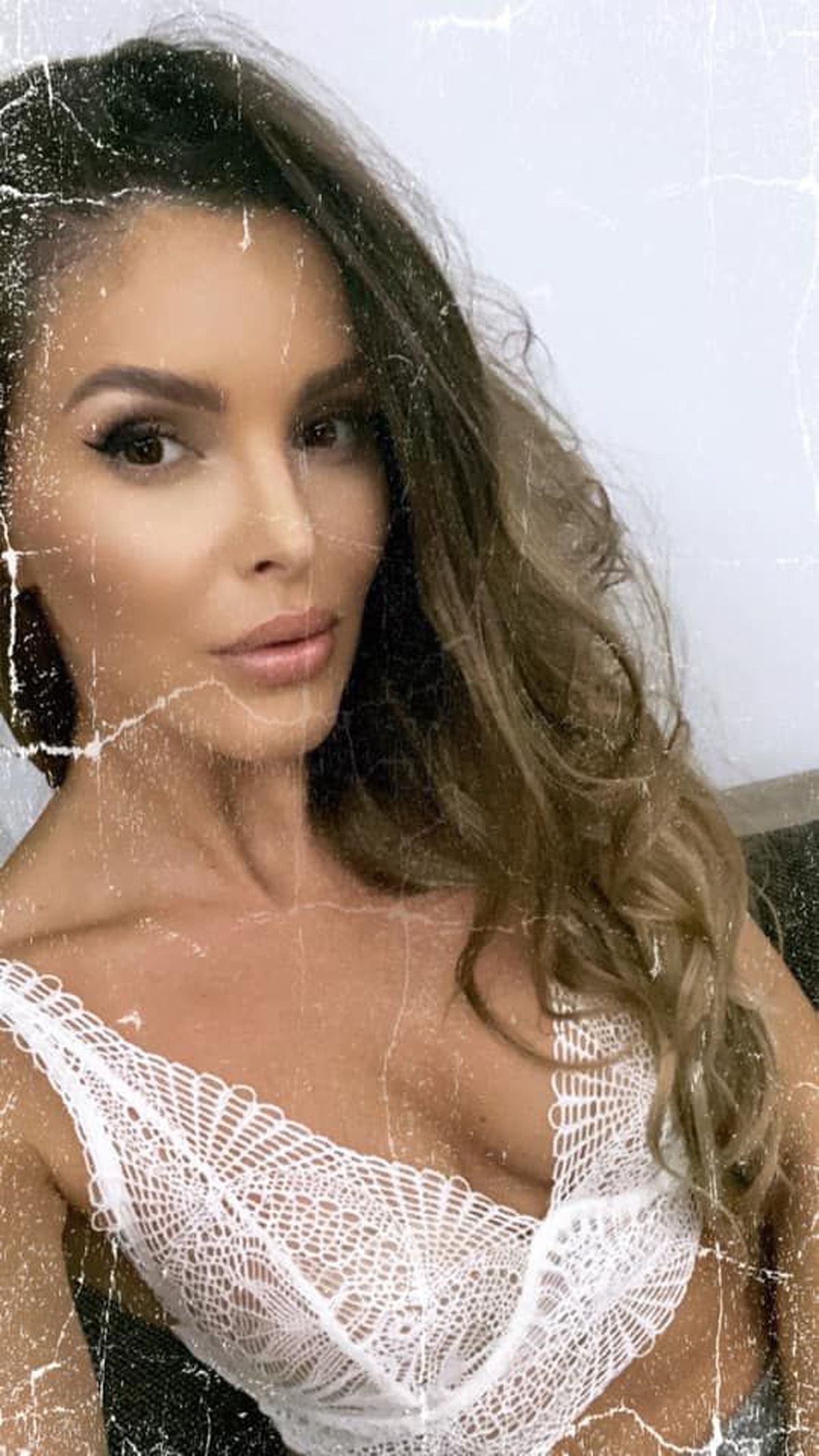 Denisa Nechifor are iubit, dar a apărut cu Adrian Cristea la premiera filmului „Nasty”: „Vă salută partenerul”