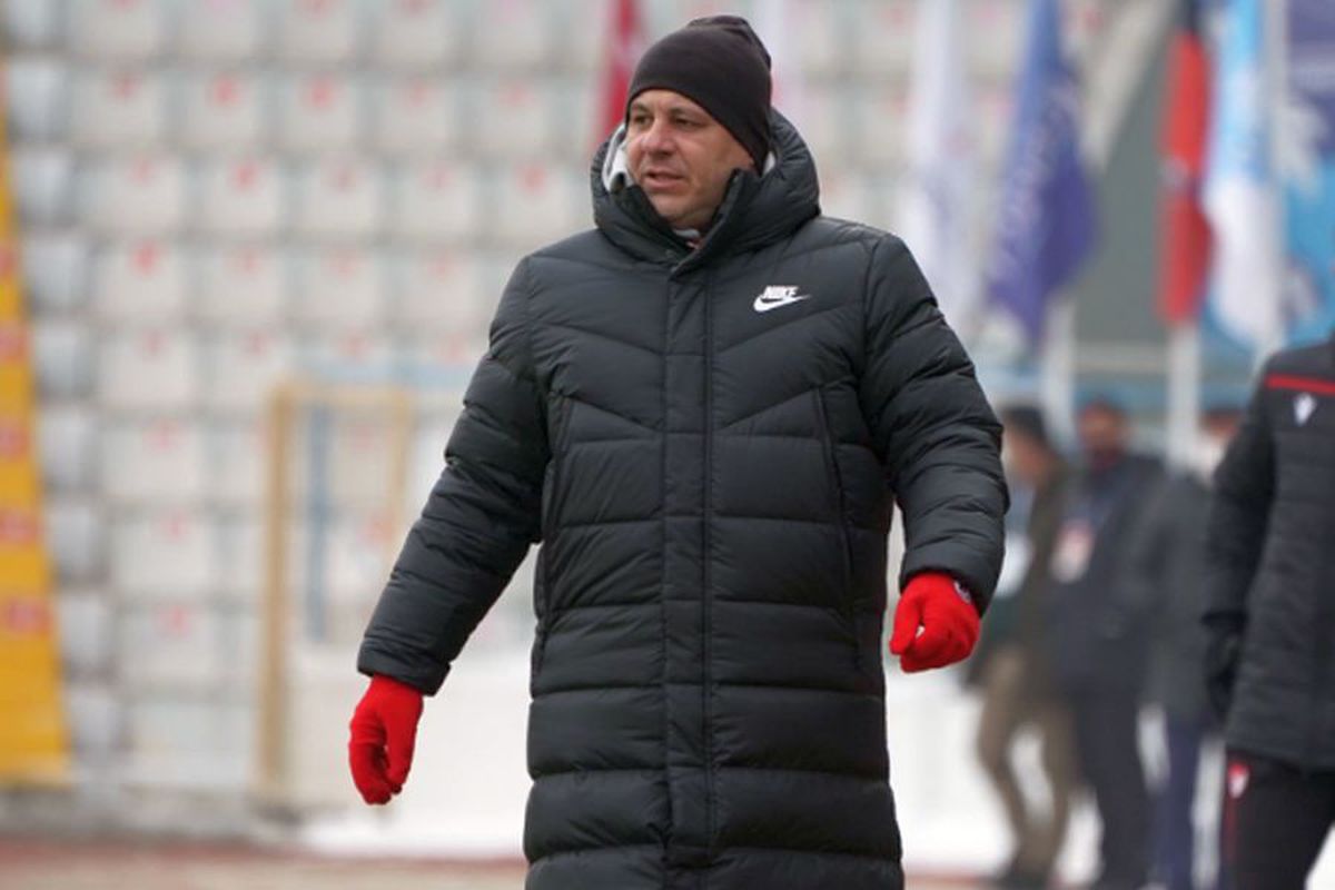 Marius Șumudică, dezlănțuit la adresa conducerii după înfrângerea cu Sivasspor: „Nu pot lucra cu persoane care nu mă respectă! Totul e o minciună. O s-o sun pe soţia mea să-mi trimită bani”