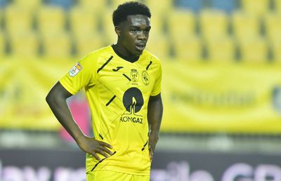 Jucătorul căruia i-a cumpărat soția bilet de avion să plece din România s-a întors în Liga 1