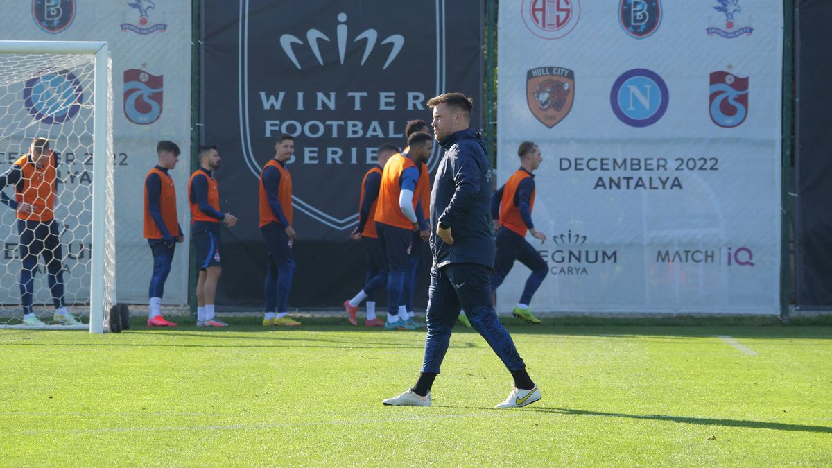 Pintilii e șeful, Filip și Stoica „secunzi” » Cum arată antrenamentele FCSB din Turcia + Echipa roș-albastră stă în hotel cu formația care i-a ofertat un titular