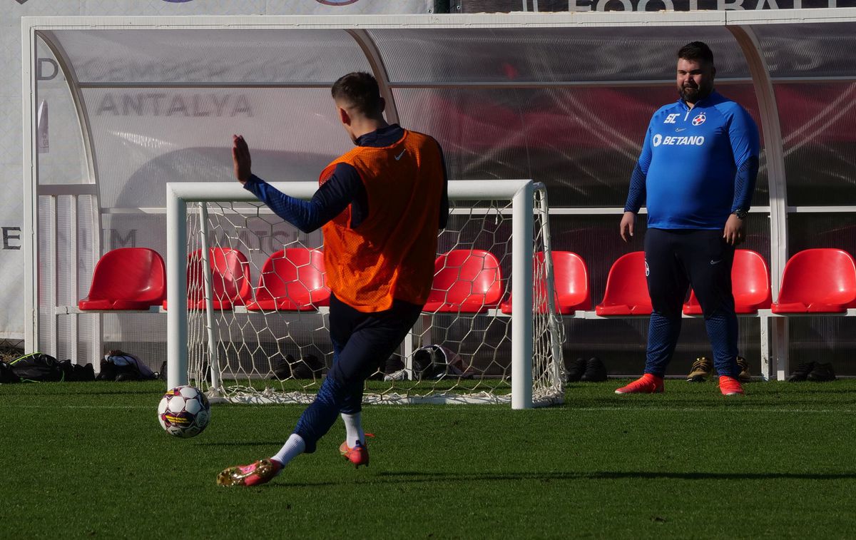 Pintilii e șeful, Filip și Stoica „secunzi” » Cum arată antrenamentele FCSB din Turcia + Echipa roș-albastră stă în hotel cu formația care i-a ofertat un titular
