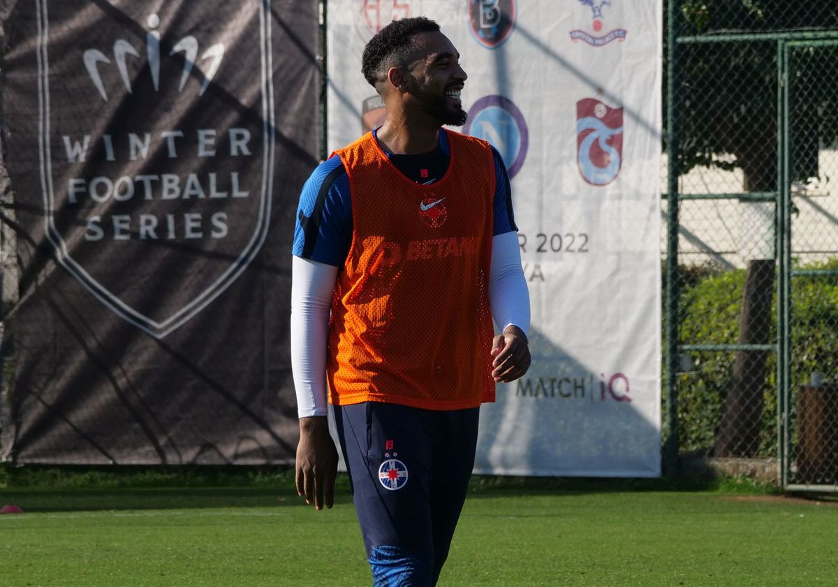 Pintilii e șeful, Filip și Stoica „secunzi” » Cum arată antrenamentele FCSB din Turcia + Echipa roș-albastră stă în hotel cu formația care i-a ofertat un titular