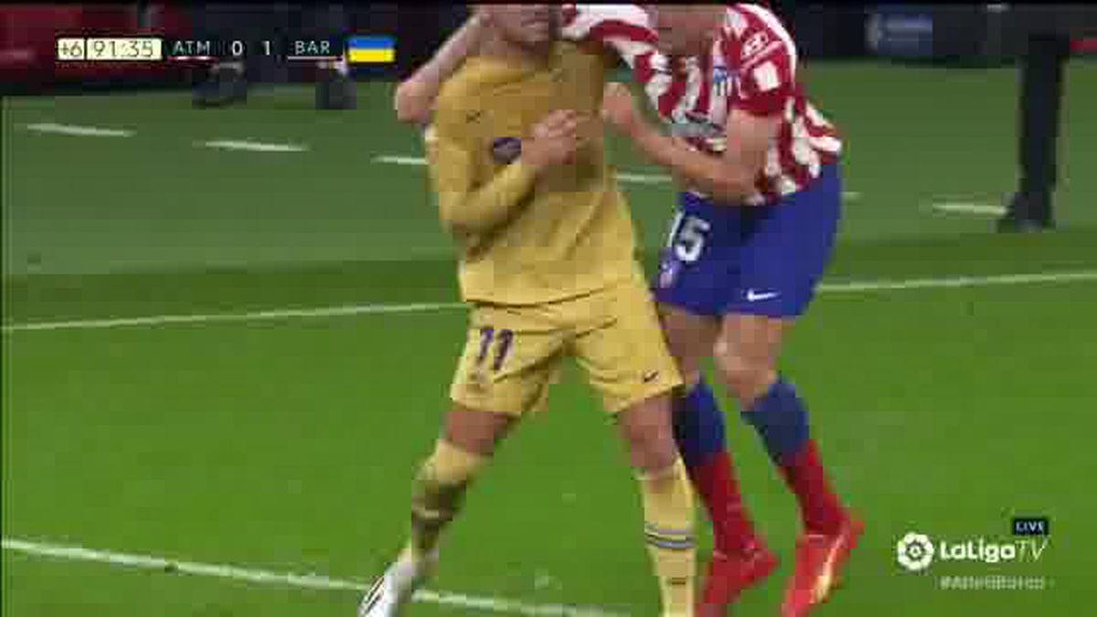 Imagini incredibile în Atletico Madrid - Barcelona » Ferran Torres și Stefan Savic s-au încăierat pe teren