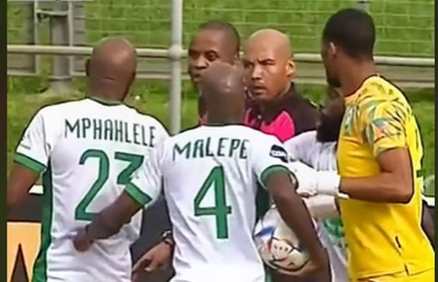 Momente fără precedent într-un meci cu VAR, din prima ligă: „Cum poate justifica? Cea mai proastă decizie din istorie” » Arbitrul a greșit și scorul!