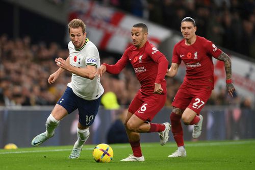 Qatar Sports Investments, fondul de investiții care conduce clubul PSG, campioana exercițiu a Franței, este interesat să investească la Tottenham Hotspur, formație ce ocupă poziția a 5-a în clasamentul Premier League. 
Foto: Getty Images