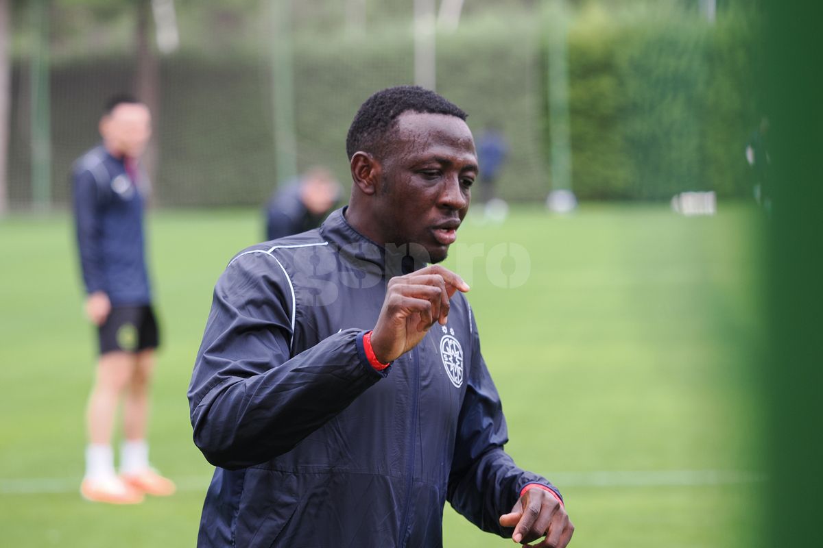 „Ce faci, mă, i-ai dat-o lui Yuri?” » Antrenament pe două anotimpuri: FCSB a ieșit „la joacă” în Antalya. Noua achiziție a captat toate privirile