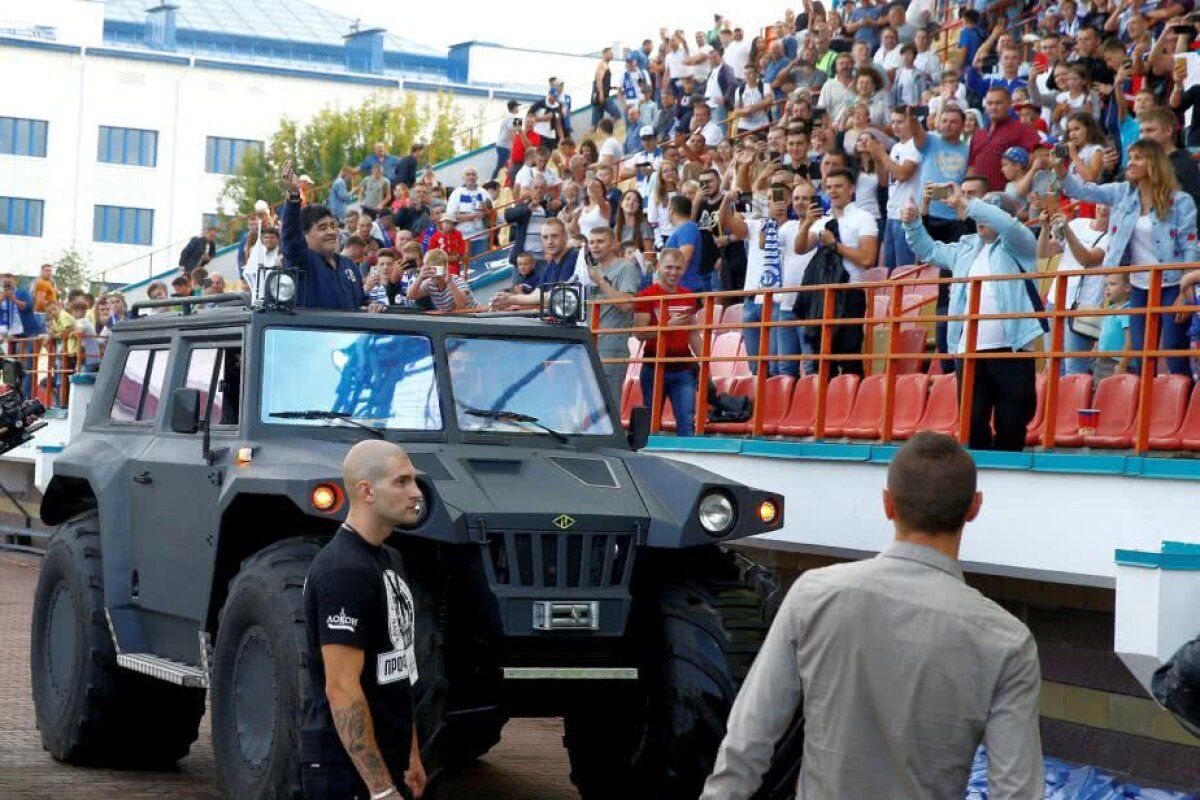 Diego Maradona, prezentare spectaculoasă la Dinamo Brest