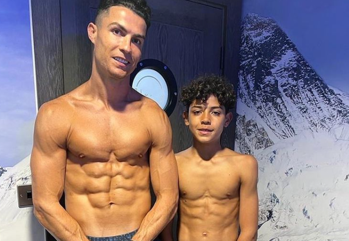 Cristiano Ronaldo, cu unghiile de la picioare vopsite