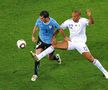 Diego Godin în duel cu Thierry Henry / Uruguay - Franța (foto: Guliver/Getty Images)