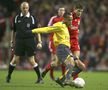 Thierry Henry în duel cu Steven Gerrard / Arsenal Liverpool (foto: Guliver/Getty Images)