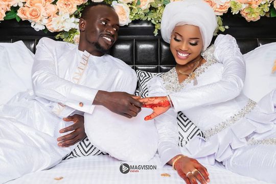 Sadio Mane împreuna cu soția, Aisha Tamba