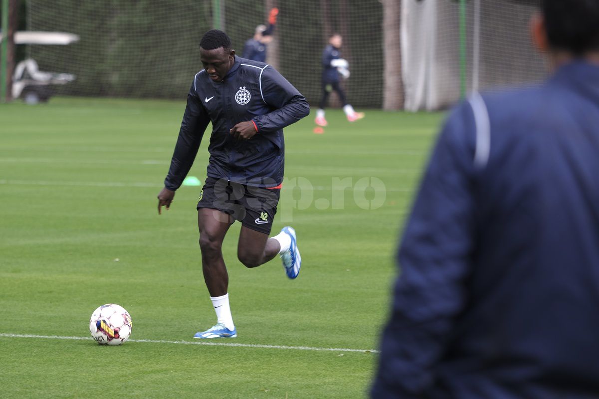 „Ce faci, mă, i-ai dat-o lui Yuri?” » Antrenament pe două anotimpuri: FCSB a ieșit „la joacă” în Antalya. Noua achiziție a captat toate privirile