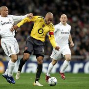 Ronaldo în duel cu Thierry Henry (foto: Guliver/Getty Images)