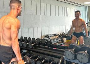 Cristiano Ronaldo, senzație pe Instagram » S-a antrenat dezbrăcat în sală și apoi s-a pozat la plajă cu Georgina
